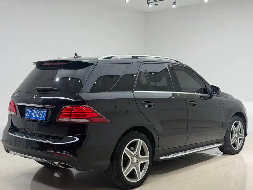 Mercedes-Benz GLE 2015 — фото 13