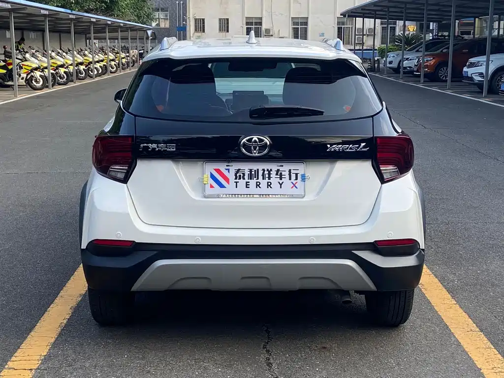 Toyota Yaris L 2022
