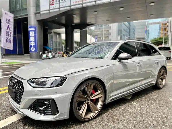 Audi RS 4 2022