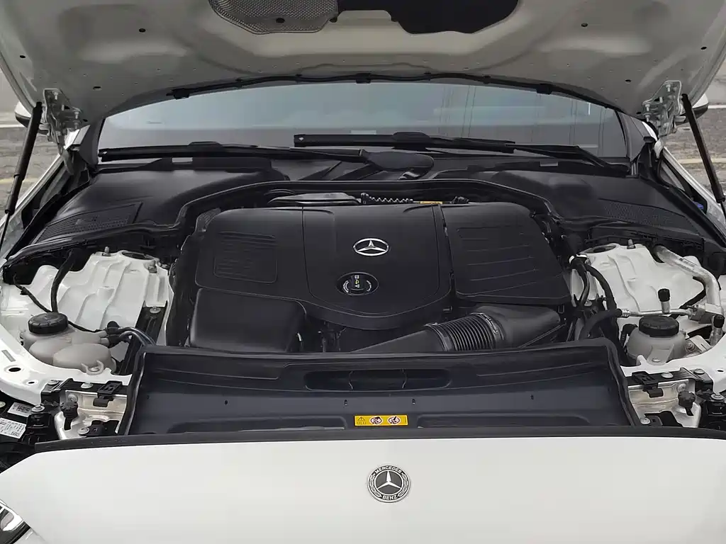 Mercedes-Benz C-Class 2024 — фото 30