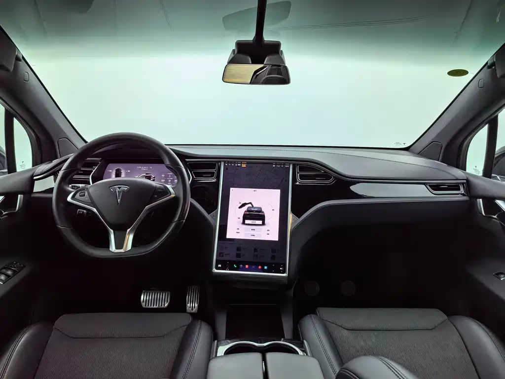 Tesla Model X 2018 — фото 43