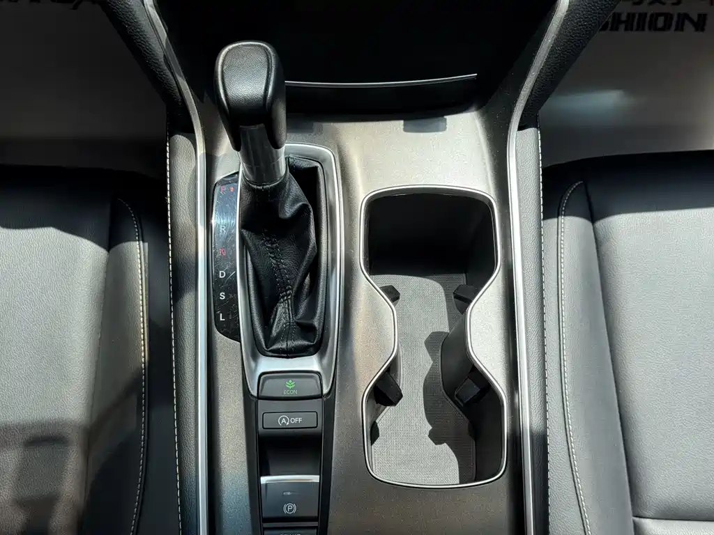 Honda Accord 2022 — фото 15