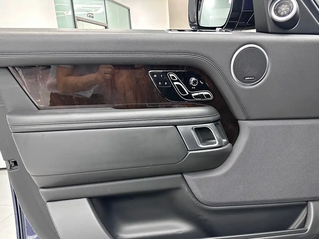 Land Rover Range Rover 2020 — фото 10