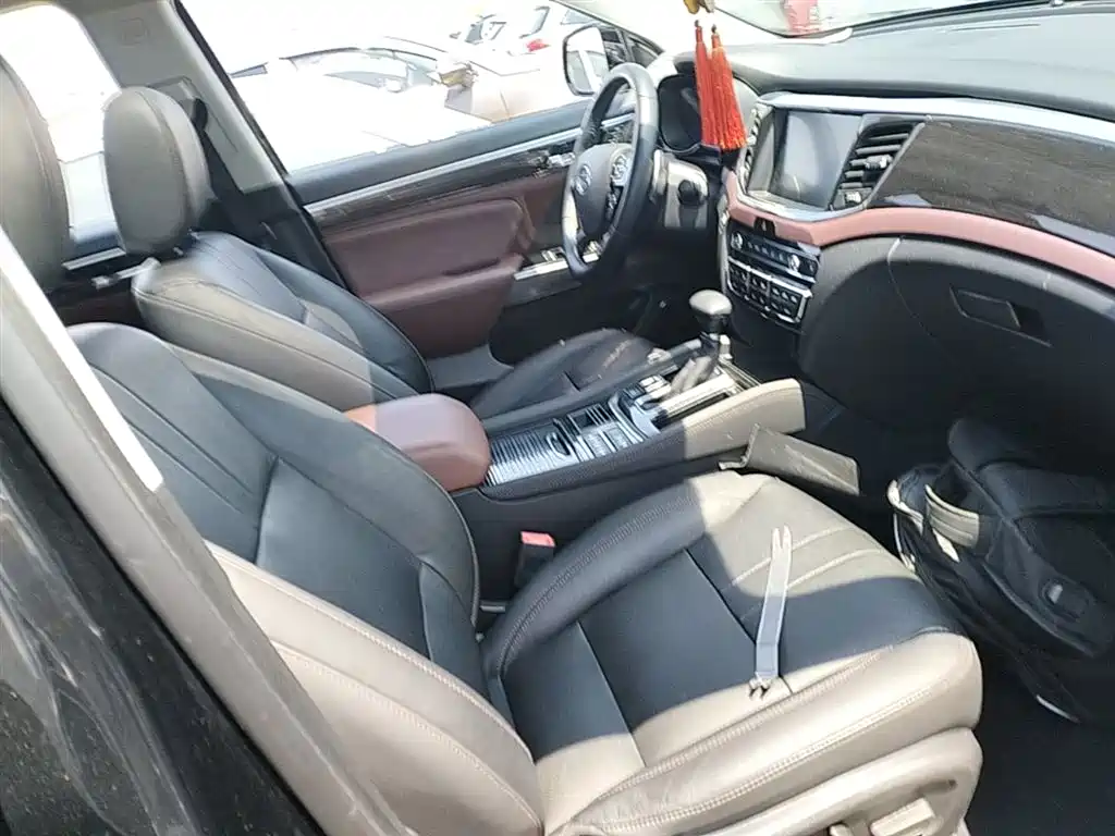GAC Motor Trumpchi GS8 2018 — фото 25