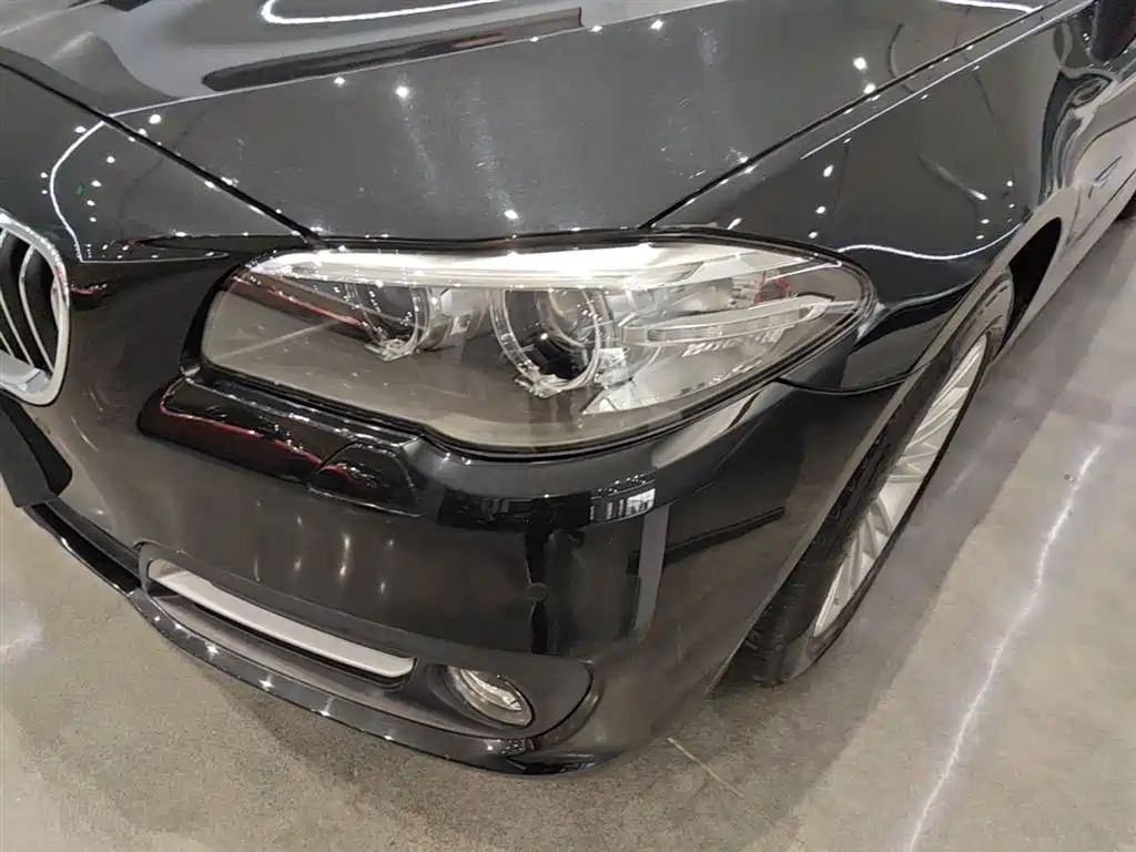 BMW 5 Series 2015 — фото 24
