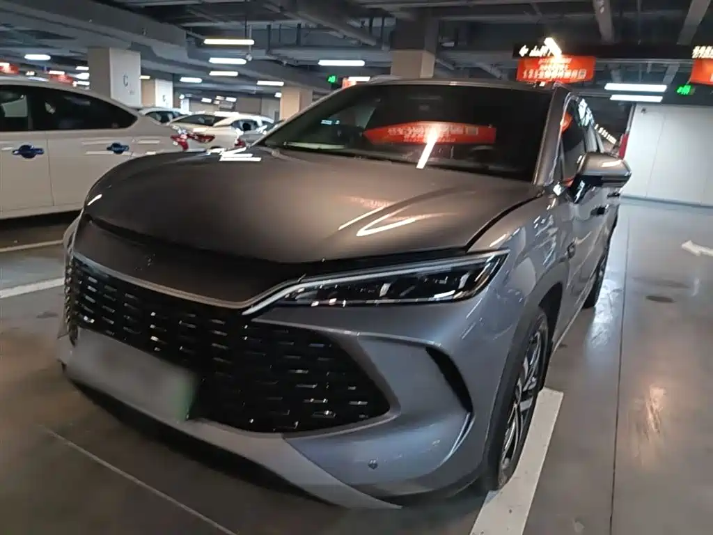 BYD L DM-i 2025 — фото 1