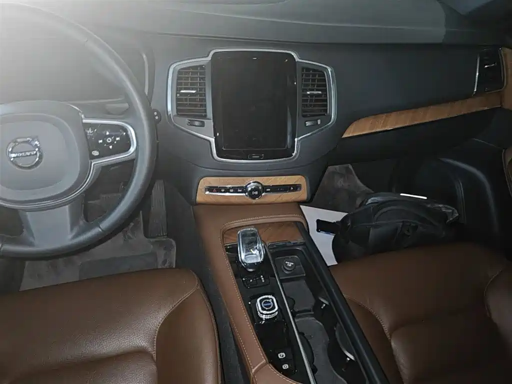 Volvo XC90 2023 — фото 13