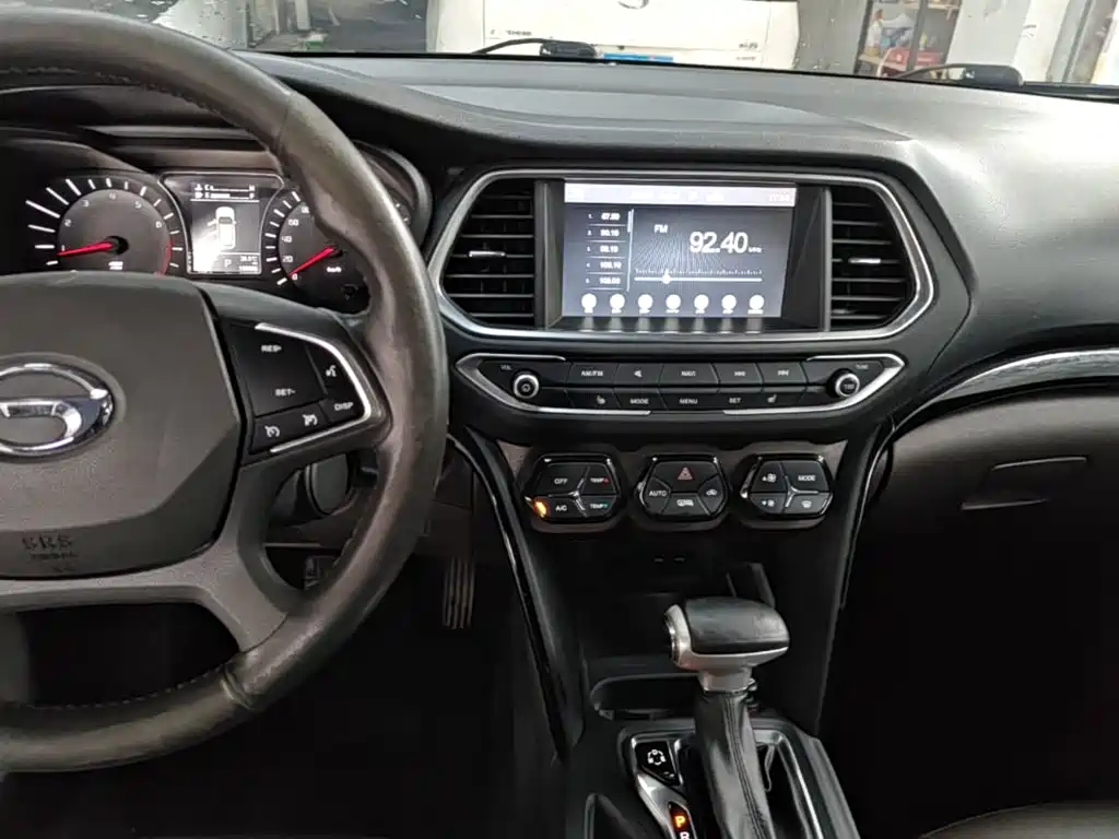 GAC Trumpchi GS4 2016 — фото 13