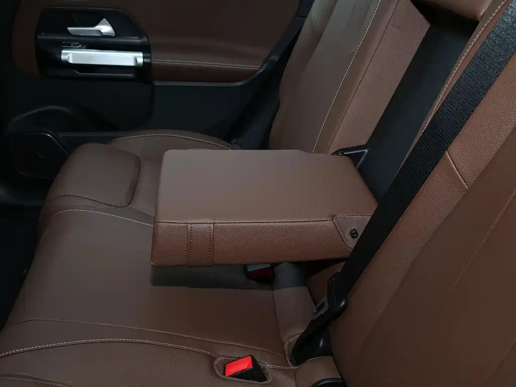 Mercedes-Benz EQB 2025 — фото 10
