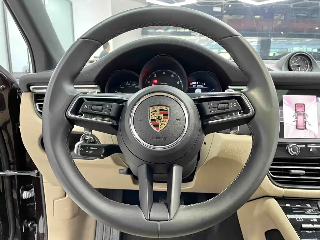 Porsche Macan 2022 — фото 11