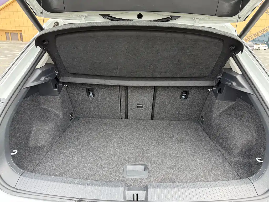 Volkswagen T-Roc 2021 — фото 7