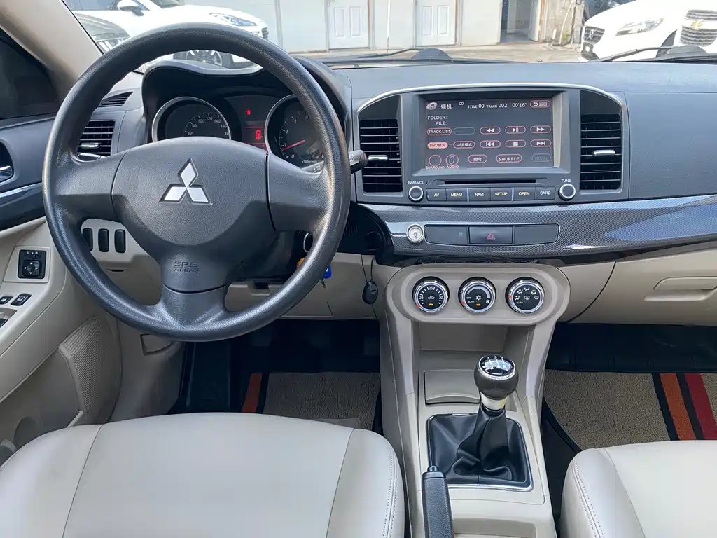 Mitsubishi Lancer EX 2013