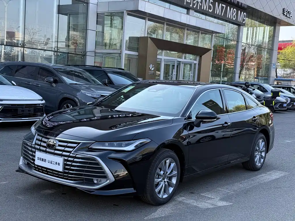 Toyota Avalon — фото 1