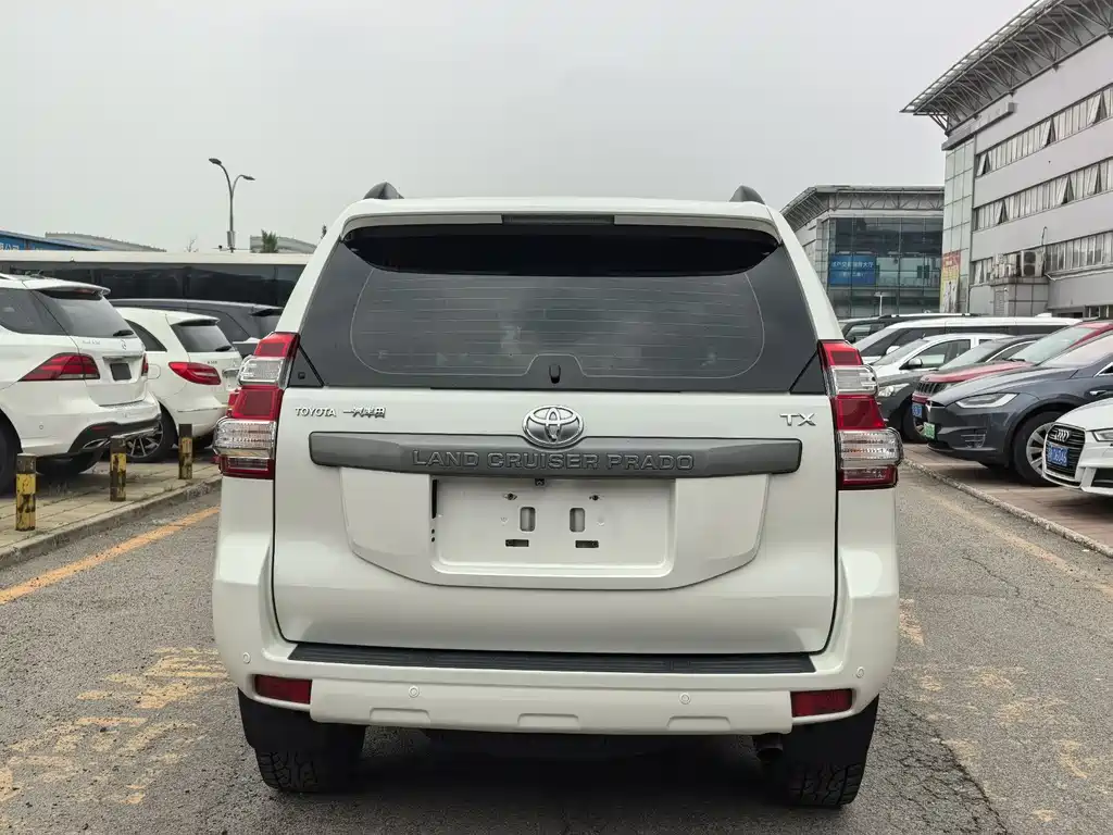 Toyota Prado 2017 — фото 3