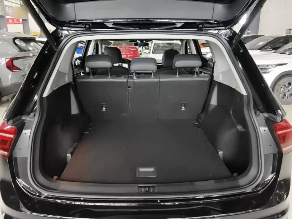 Volkswagen Tiguan L 2022 — фото 19