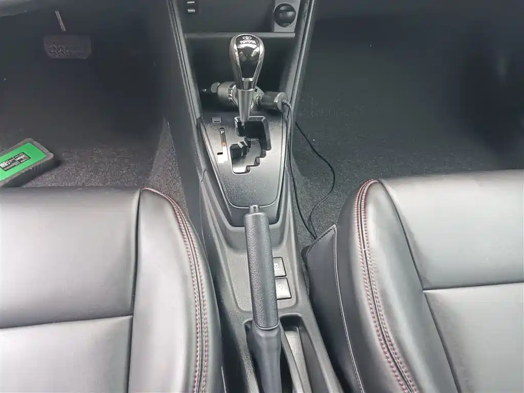 Toyota Yaris L 2017 — фото 10