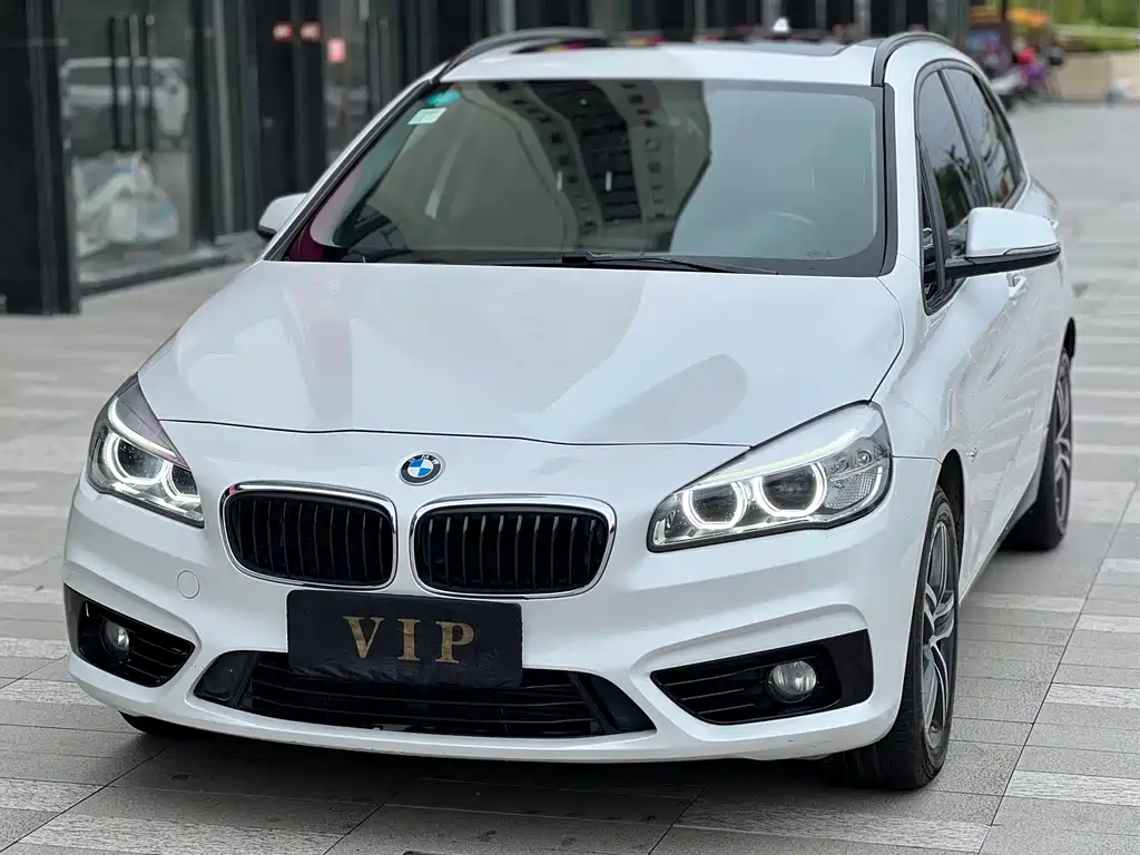 BMW 2 Series Active Tourer 2018 — фото 1