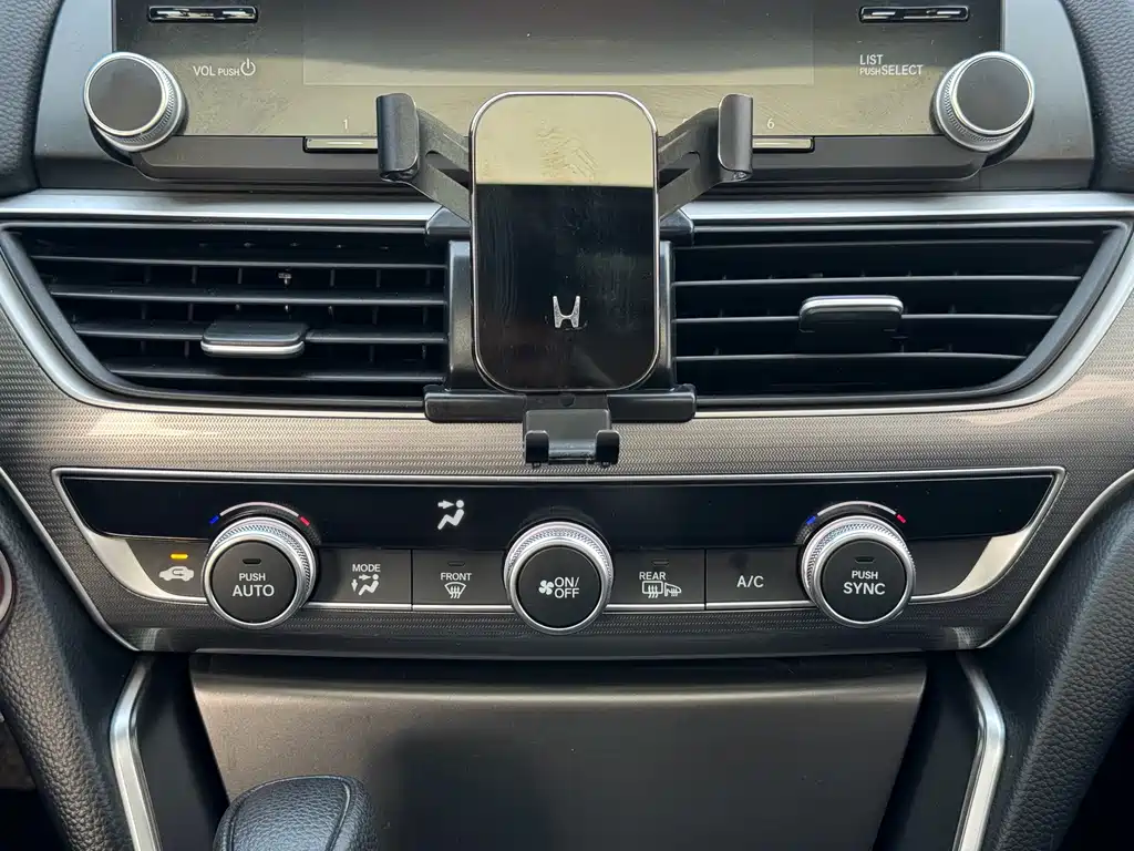 Honda Accord 2021 — фото 15