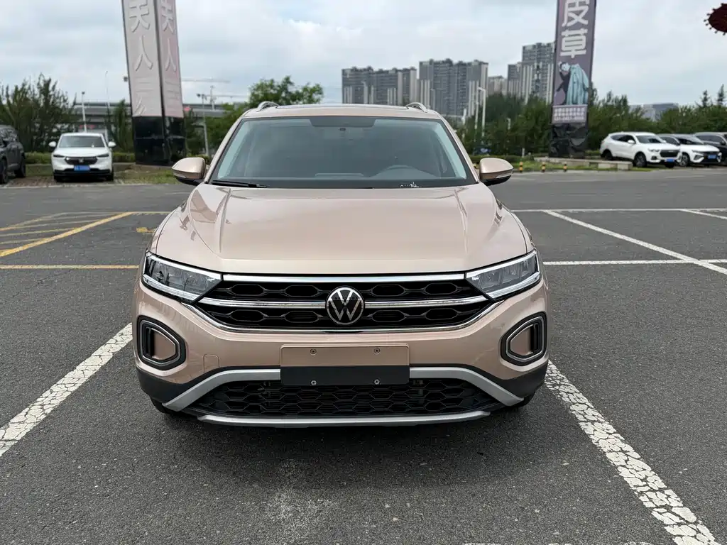 Volkswagen T-Roc 2023 — фото 2