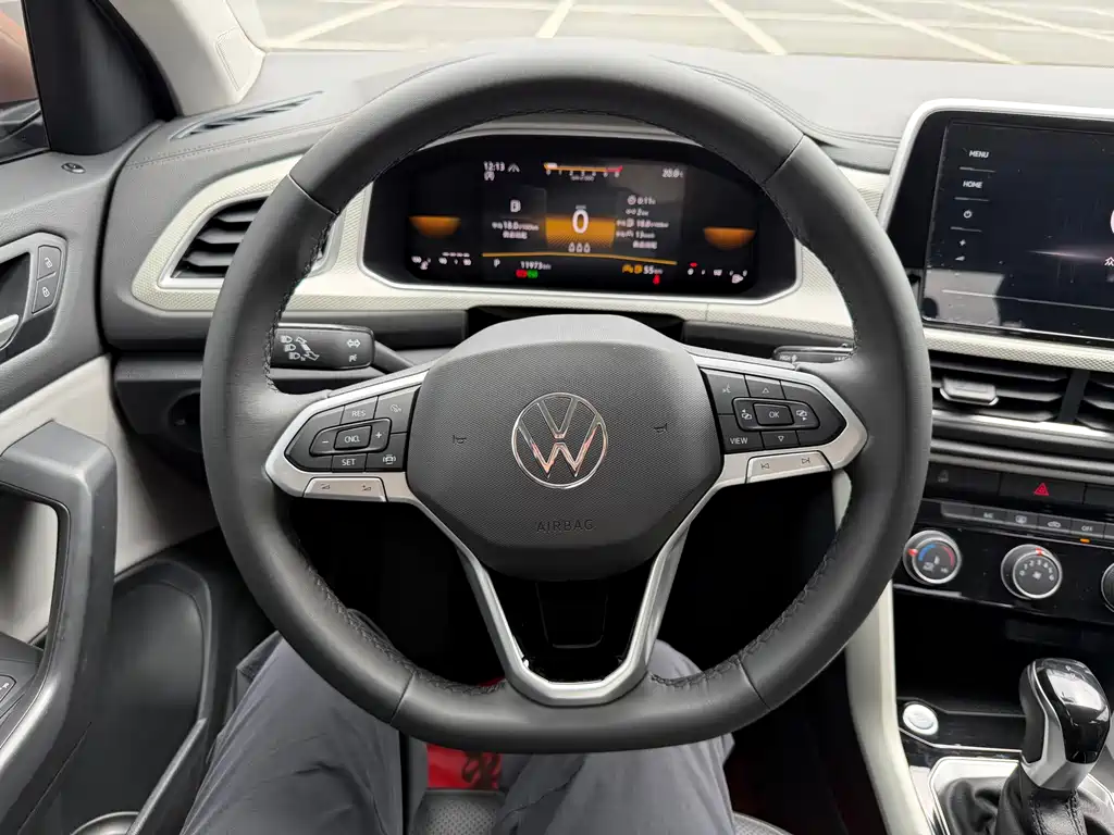 Volkswagen T-Roc 2023 — фото 22