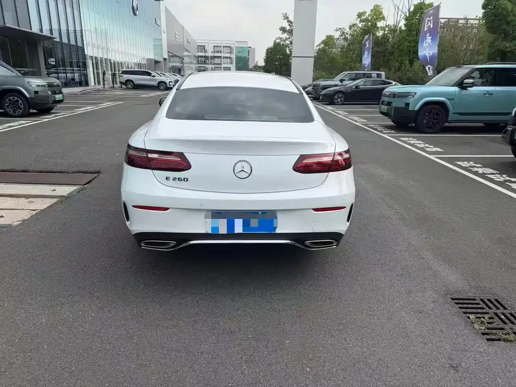 Mercedes-Benz E-Class 2023 — фото 14