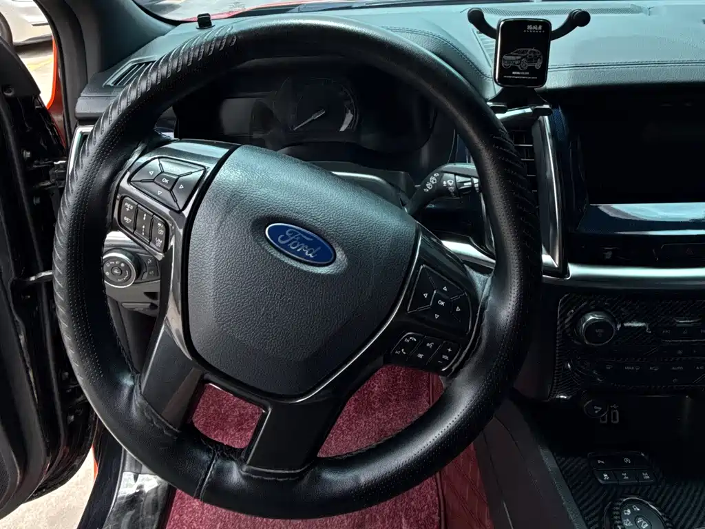 Ford Everest 2021 — фото 10