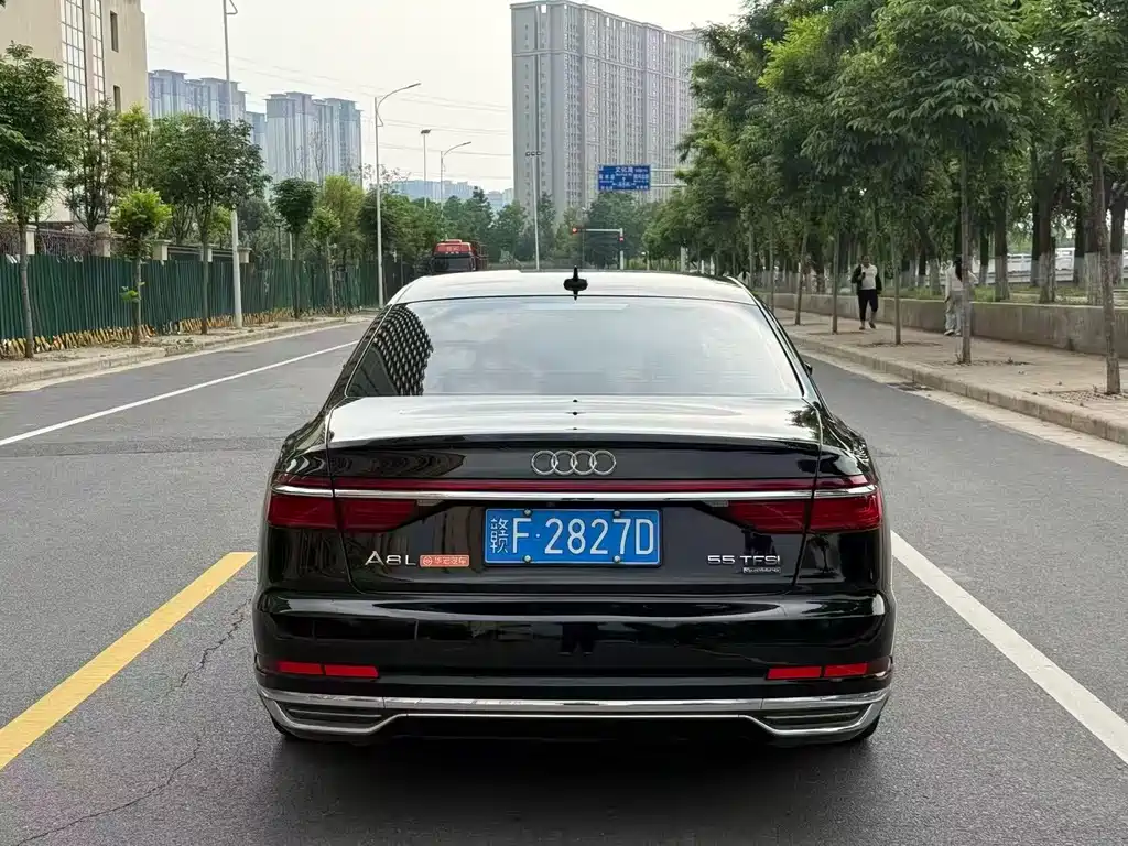 Audi A8 2018 — фото 8