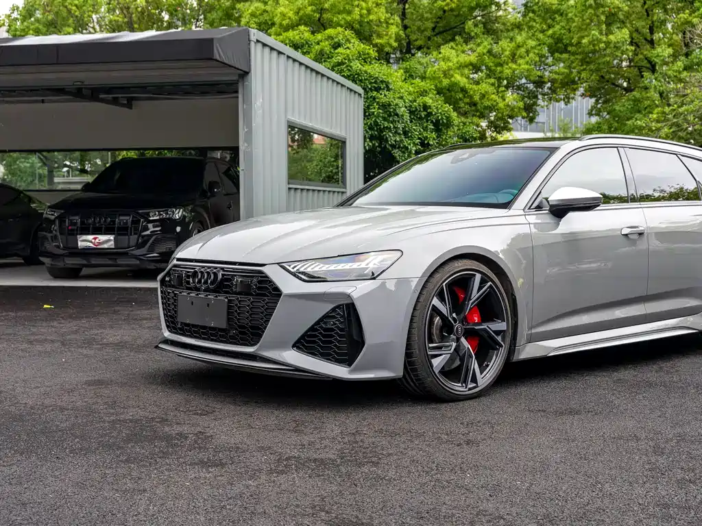 Audi RS 6 2022 — фото 10