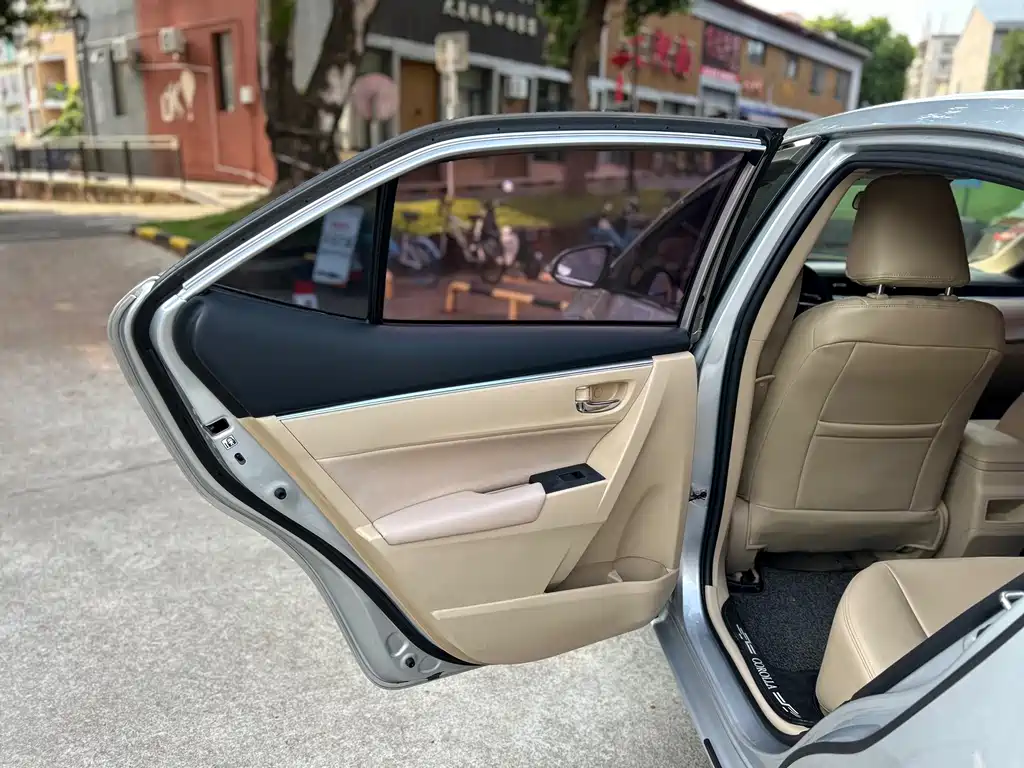 Toyota Corolla 2017 — фото 13