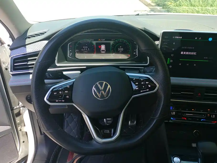 Volkswagen Tiguan L 2023 — фото 15