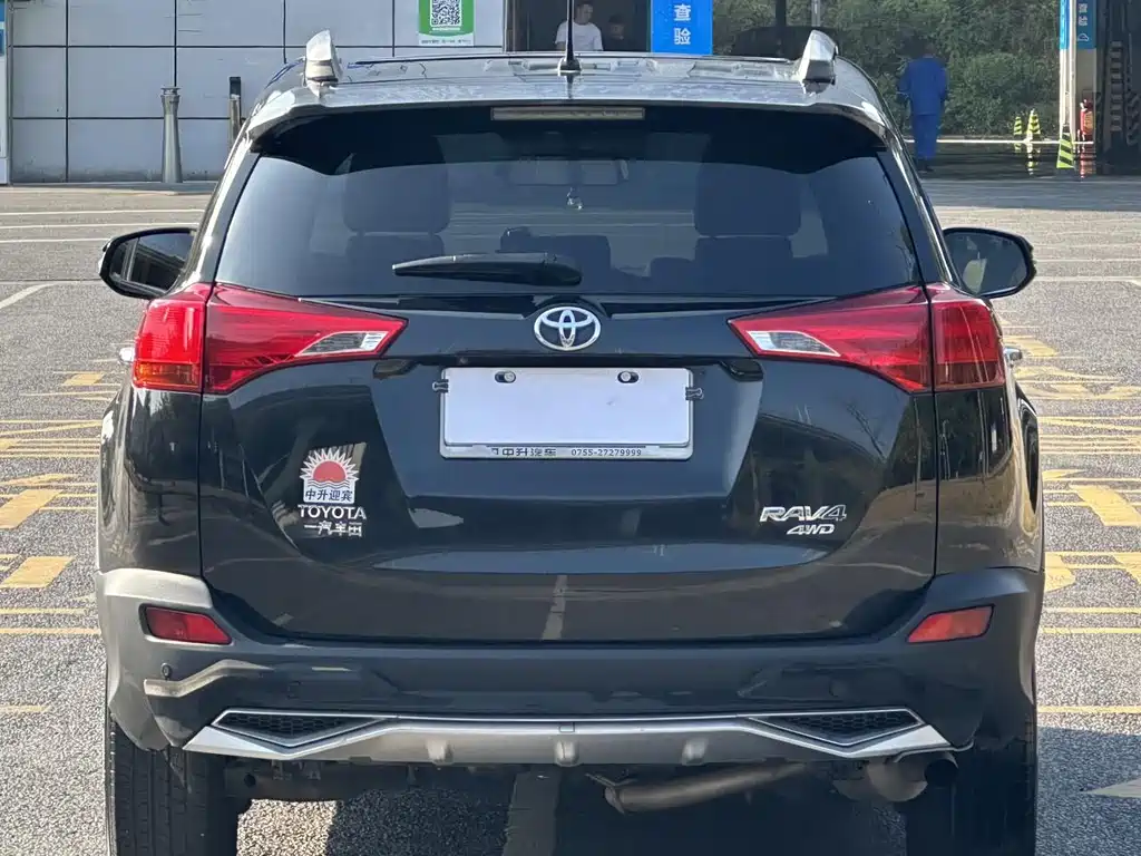 Toyota RAV4 2014 — фото 15