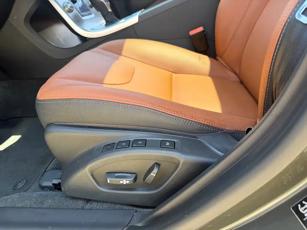 Volvo S60 2018 — фото 16