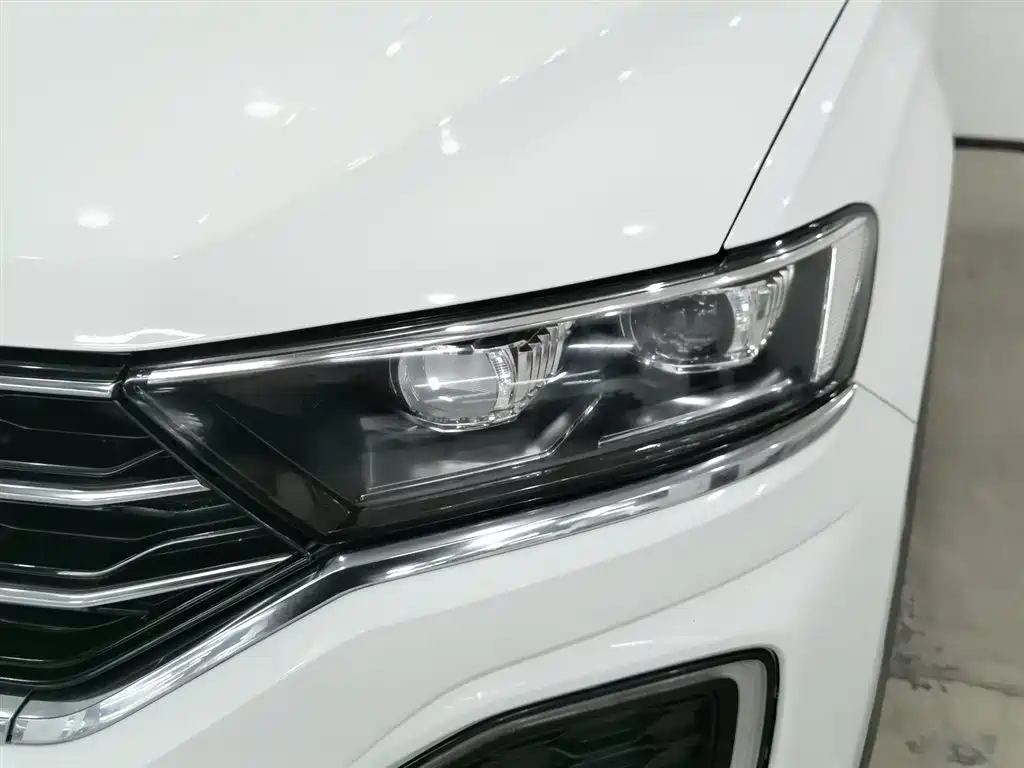Volkswagen T-Roc 2023 — фото 7