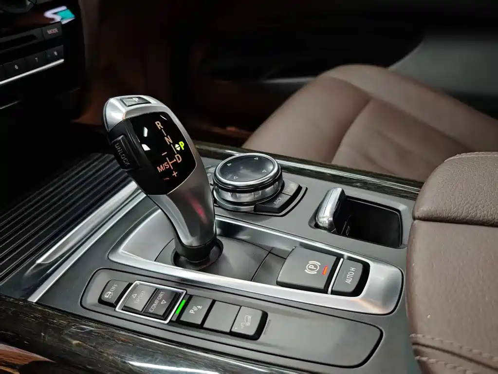 BMW X5 2015 — фото 25