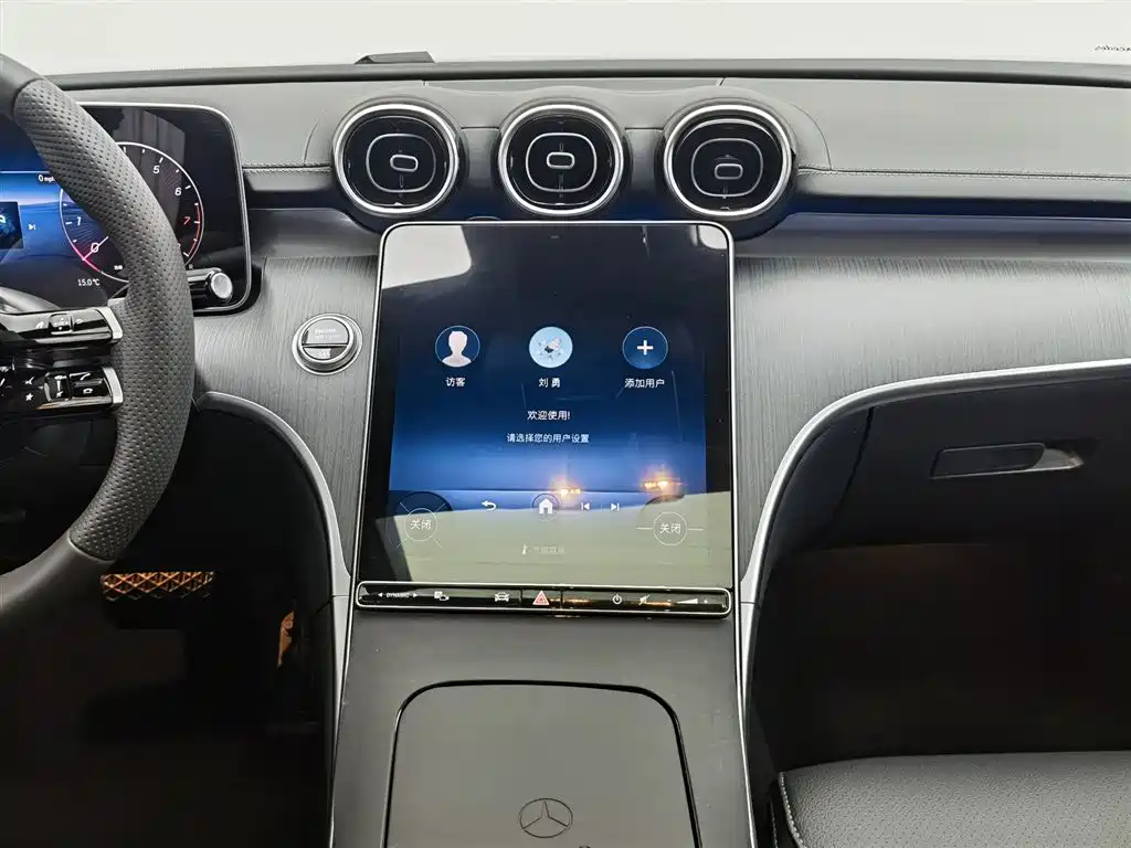 Mercedes-Benz C-Class 2025 — фото 12