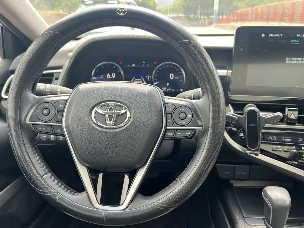 Toyota Camry 2023 — фото 9