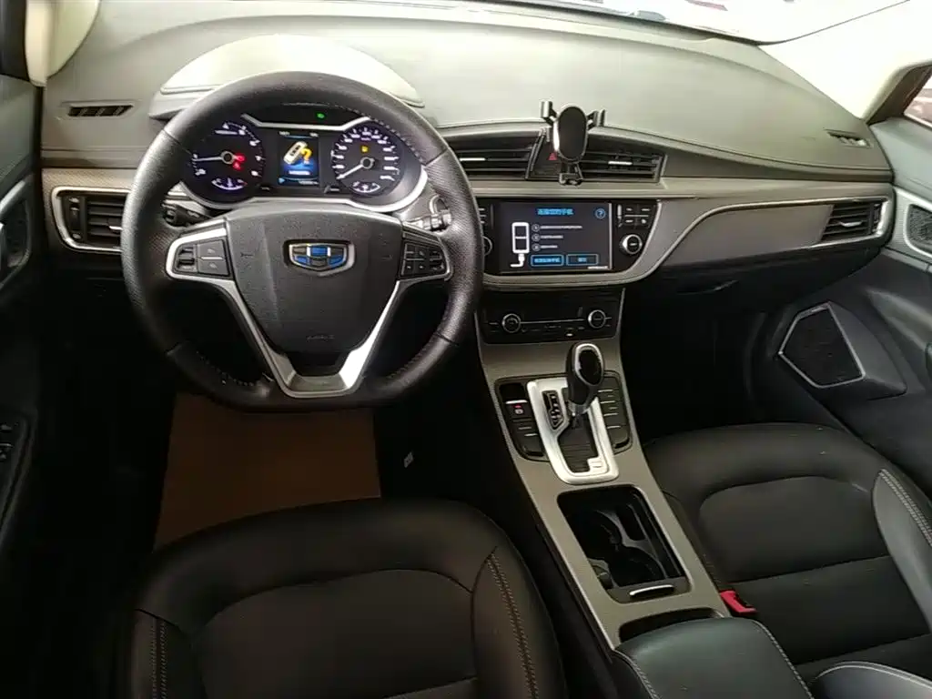 Geely Emgrand GS 2017 — фото 10