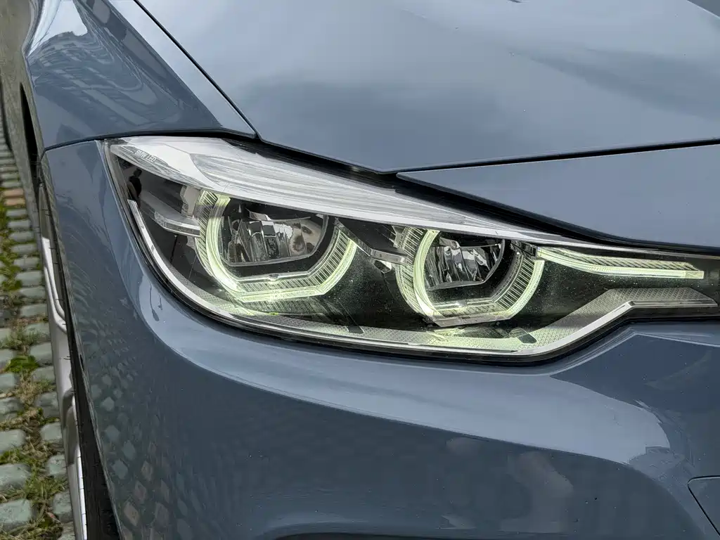 BMW 3 Series 2019 — фото 16