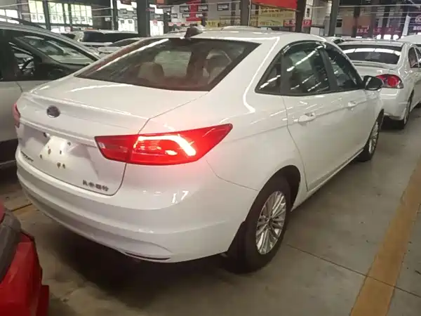 Ford Escort 2015