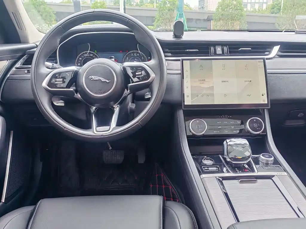 Jaguar XFL 2023 — фото 15
