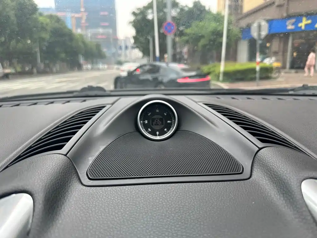 Porsche Cayenne 2016 — фото 23