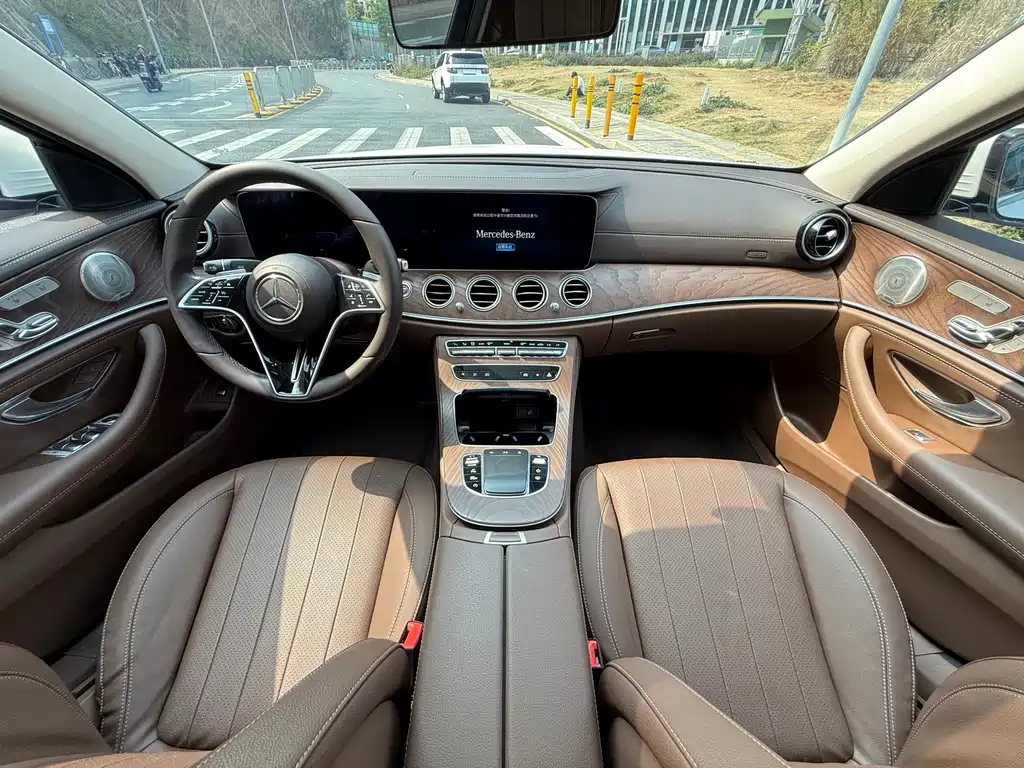 Mercedes-Benz E-Class 2021 — фото 13