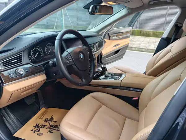 BMW 7 Series 2011