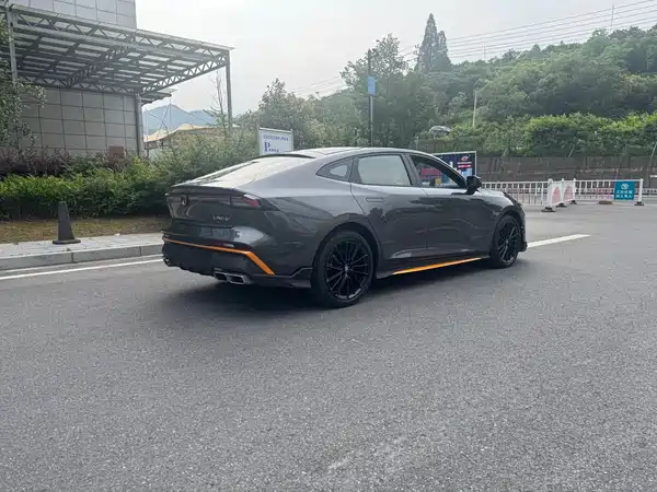 Changan UNI-V 2025