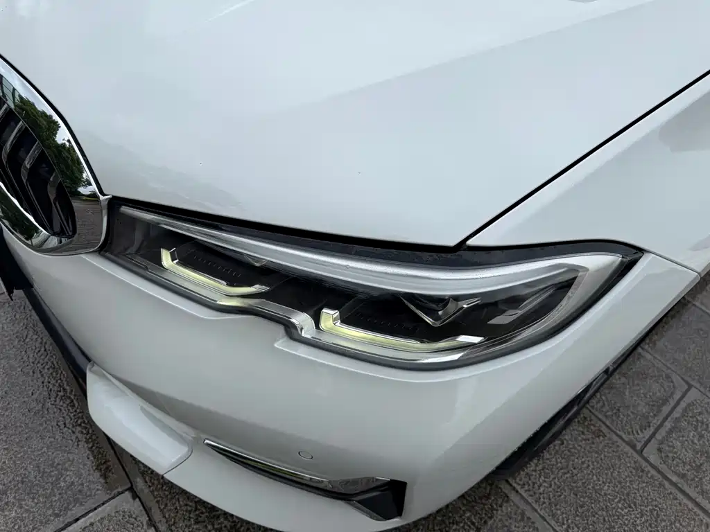 BMW 3 Series 2019 — фото 12