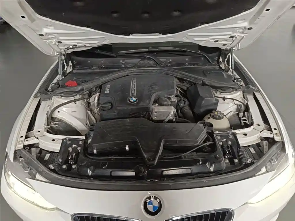 BMW 3 Series 2015 — фото 20