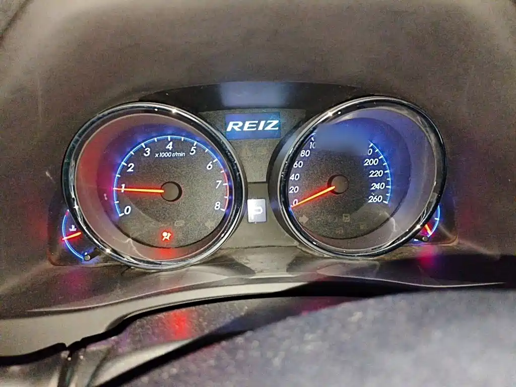 Toyota Reiz 2015 — фото 4