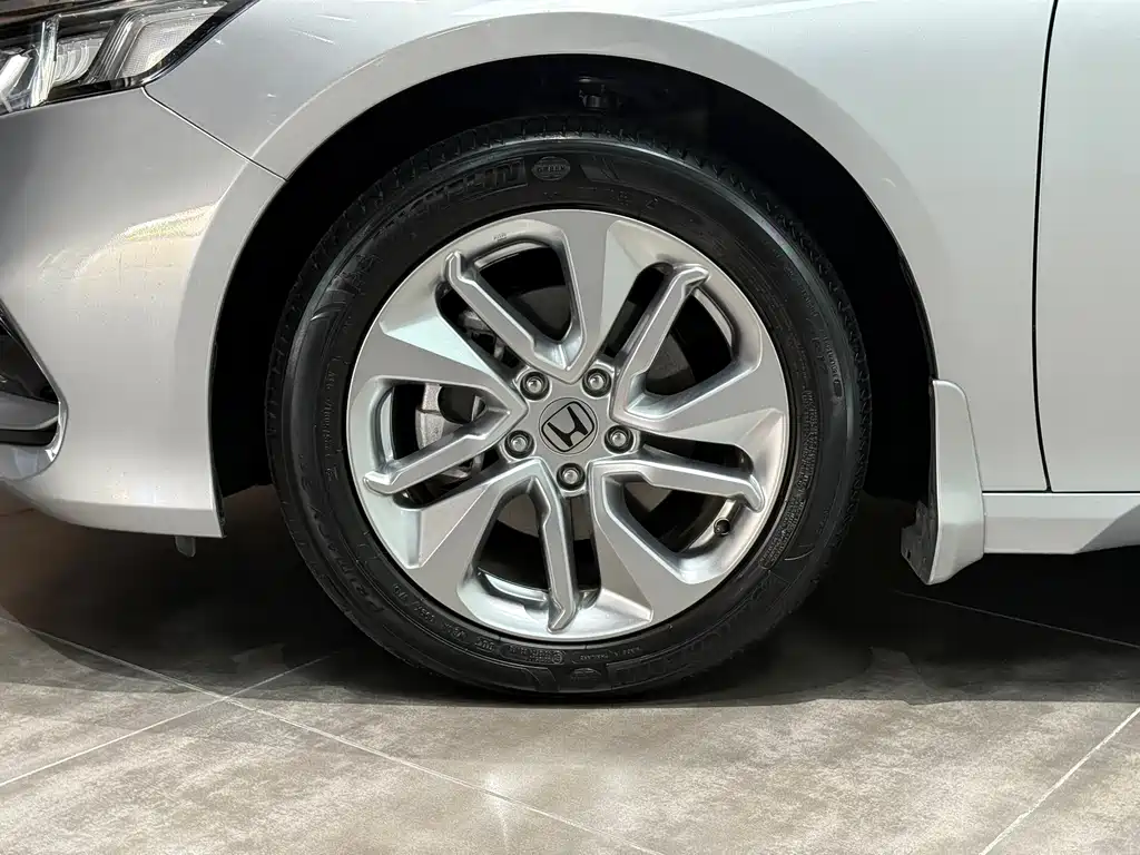 Honda Accord 2019 — фото 11
