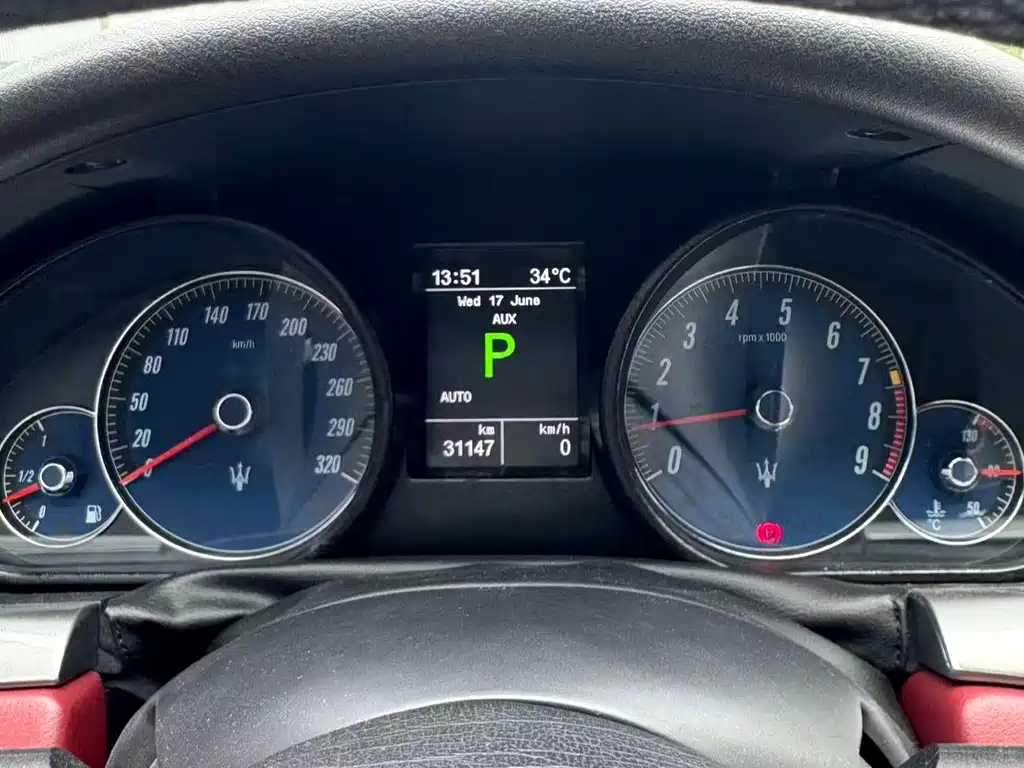 Maserati GranTurismo 2015 — фото 13