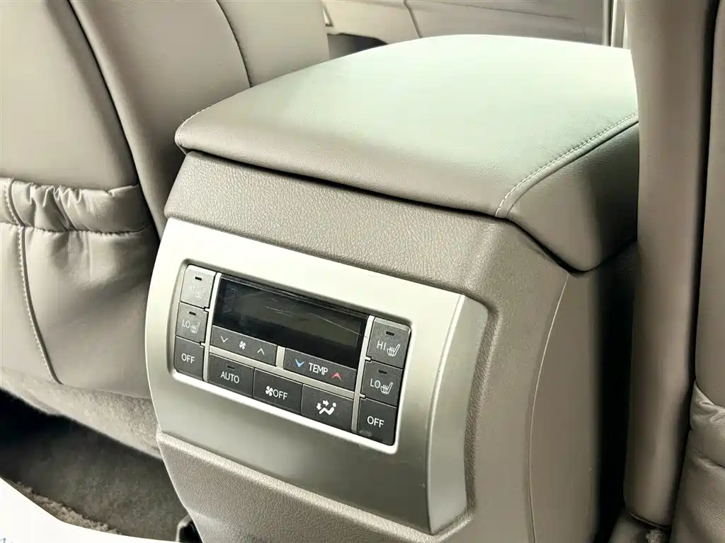 Lexus GX 2013 — фото 16